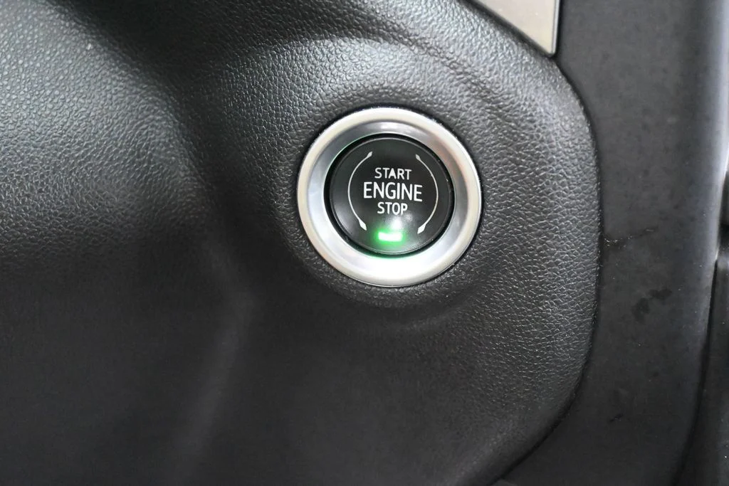Used 2022 Iridescent Pearl Tricoat Chevrolet LTZ image 26