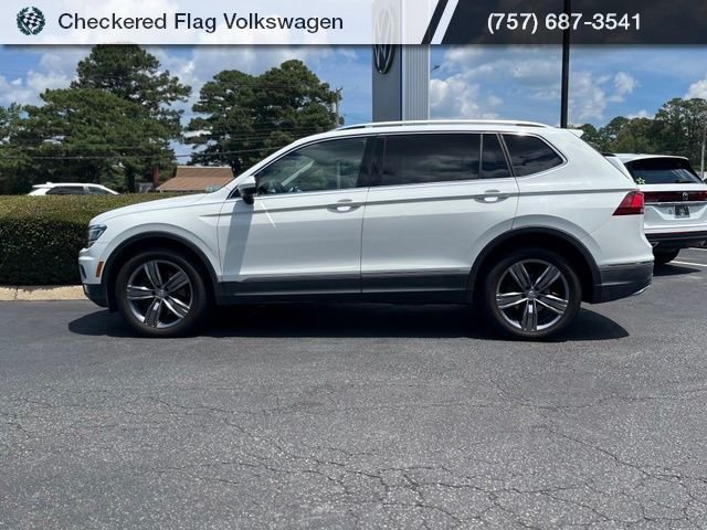 Used 2019 Pure White Volkswagen 2.0T SEL Premium 4Motion image 4
