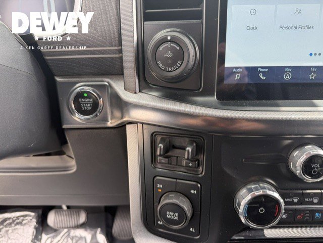 Used 2022 Black Metallic Ford Platinum image 25