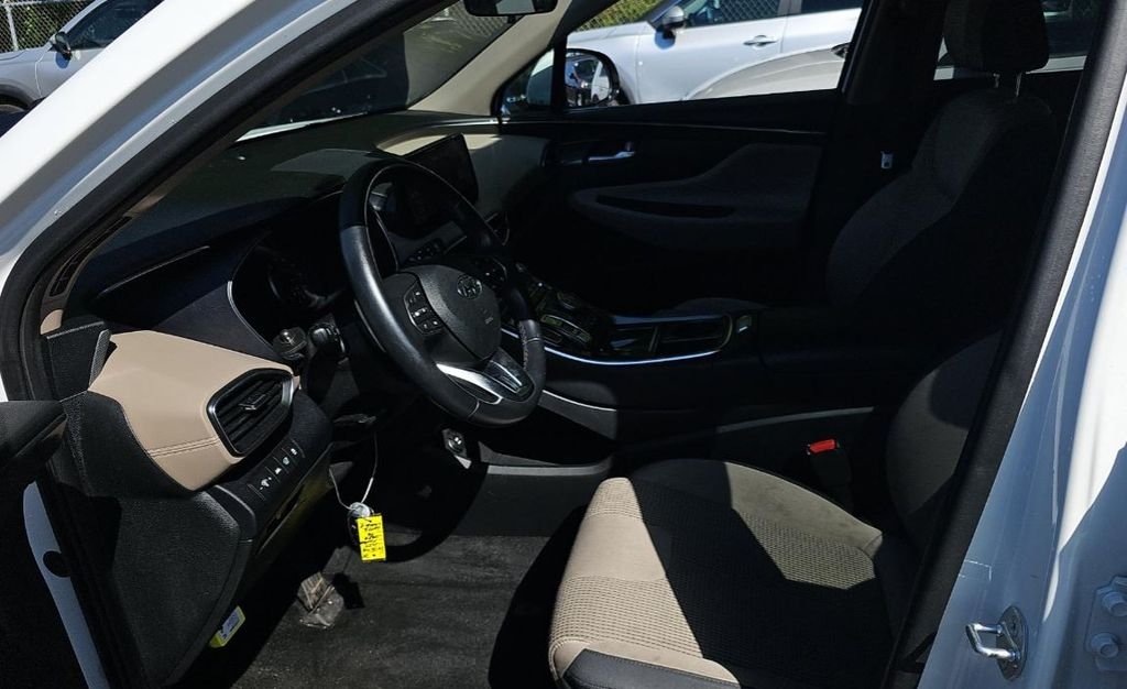 Used 2023 White Hyundai SEL image 5