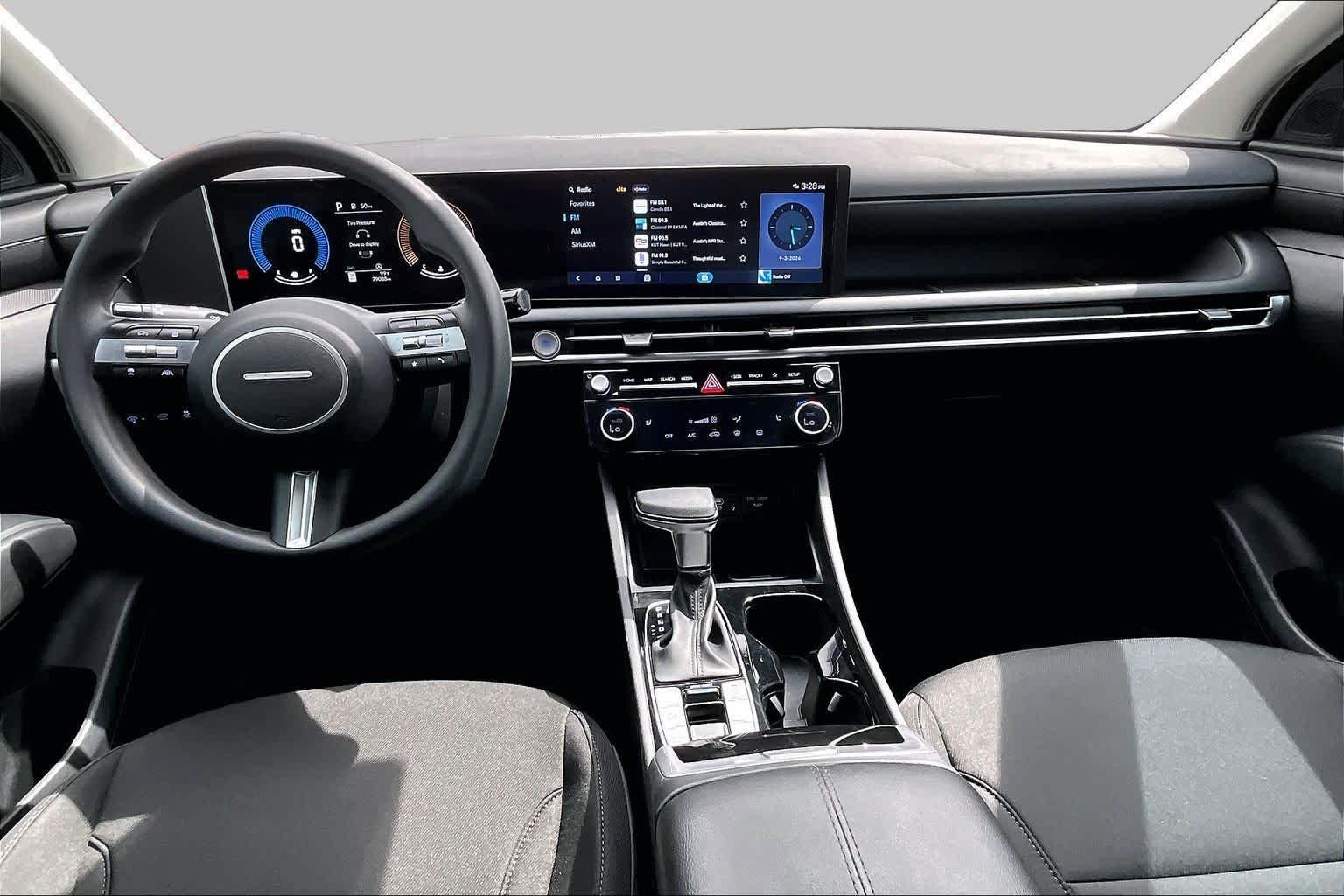 Used 2025 Rockwood Green Hyundai SEL image 15