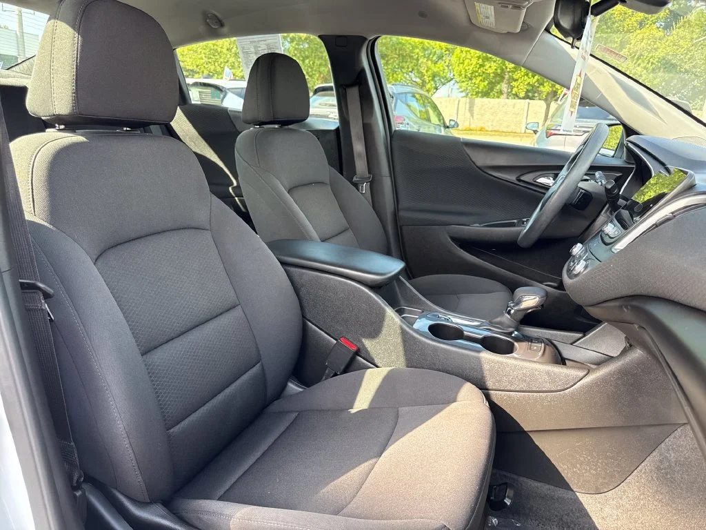 Used 2024 White Chevrolet LS image 23