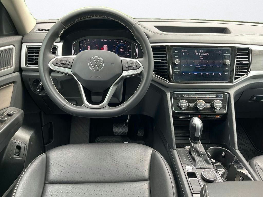 Used 2023 White Volkswagen 3.6L V6 SE w/Technology image 19