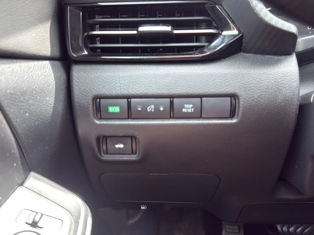 Used 2020 Gray Nissan S image 23