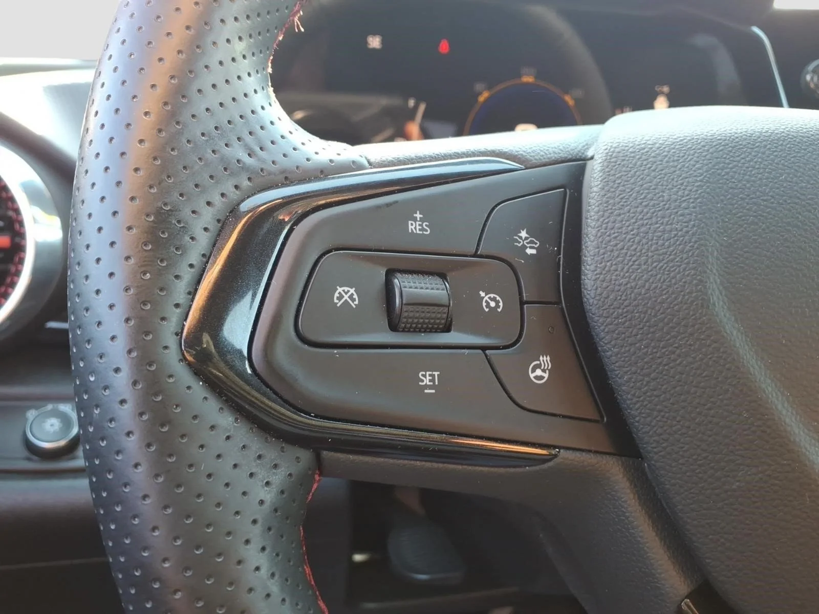2024 Chevrolet Trax RS - Photo 22