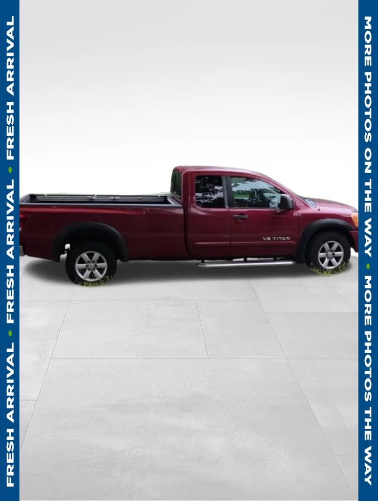 Used 2008 Red Nissan SE image 1