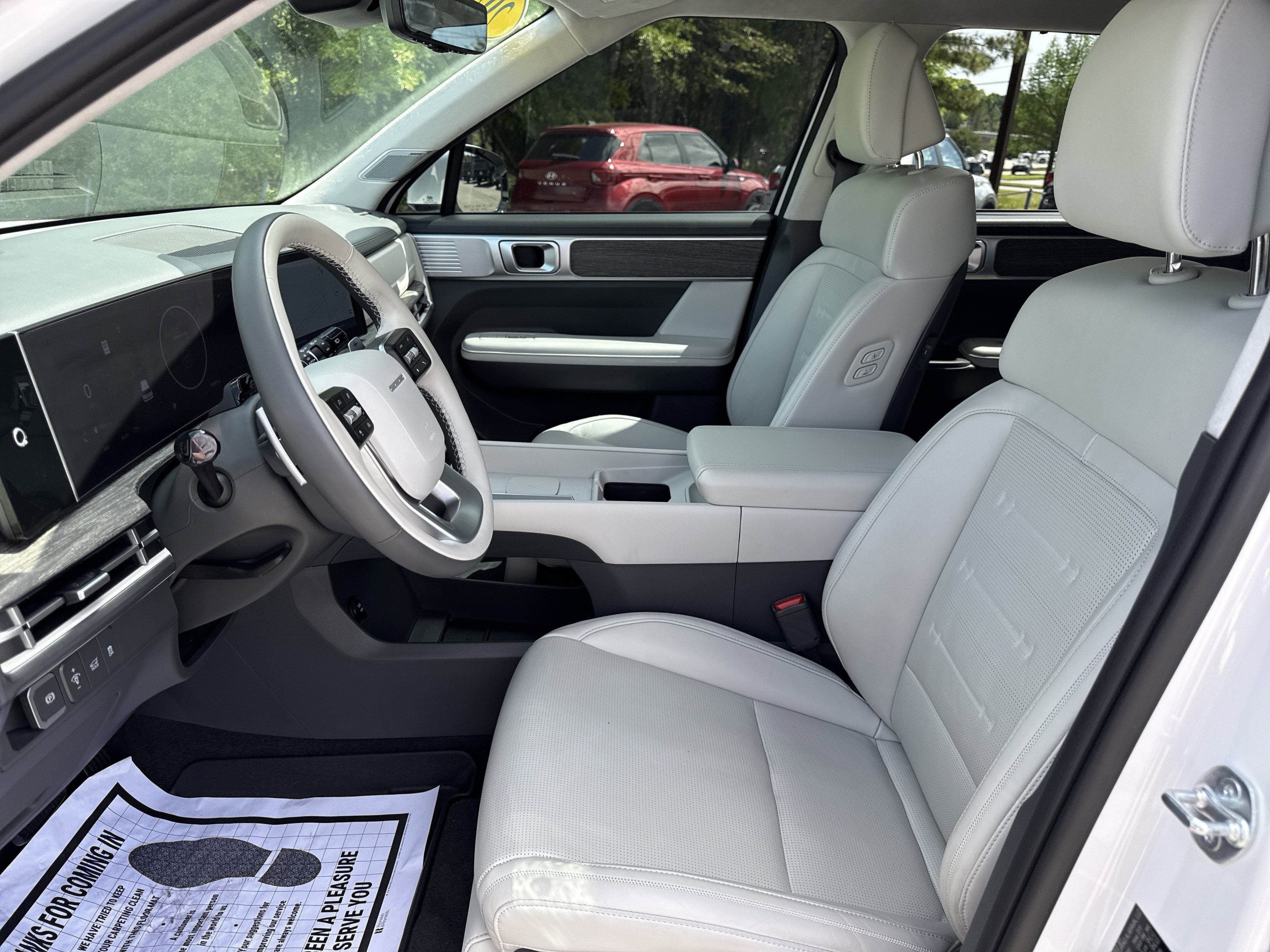 Used 2025 Serenity White Hyundai  image 11