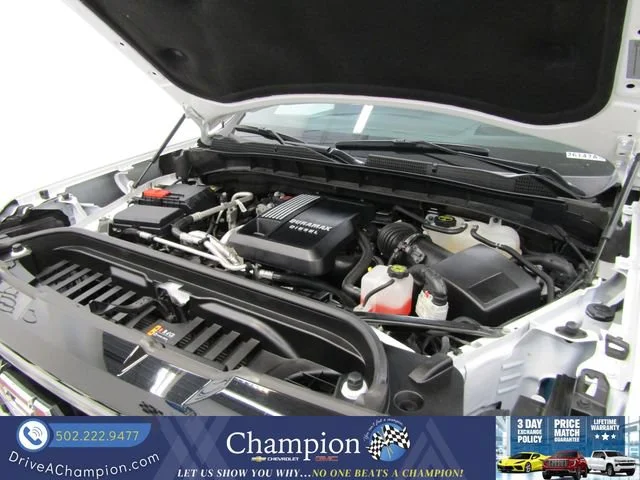 Used 2025 Summit White GMC AT4 image 56