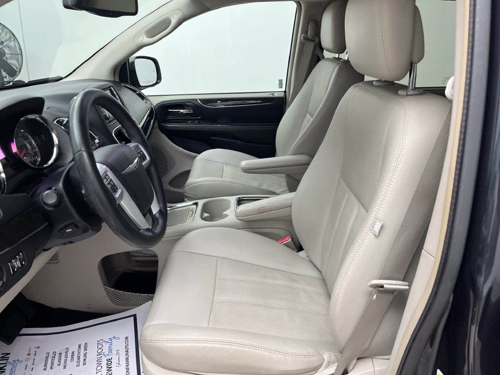 Used 2014 Gray Chrysler Touring-L image 12