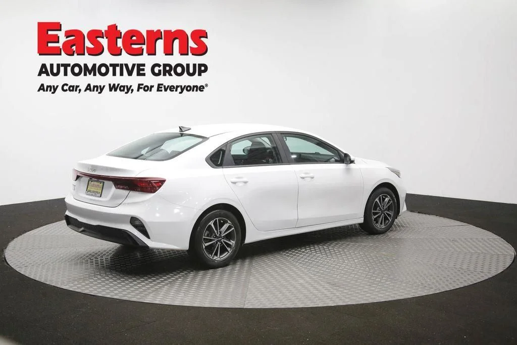 Used 2023 White Kia LXS image 42