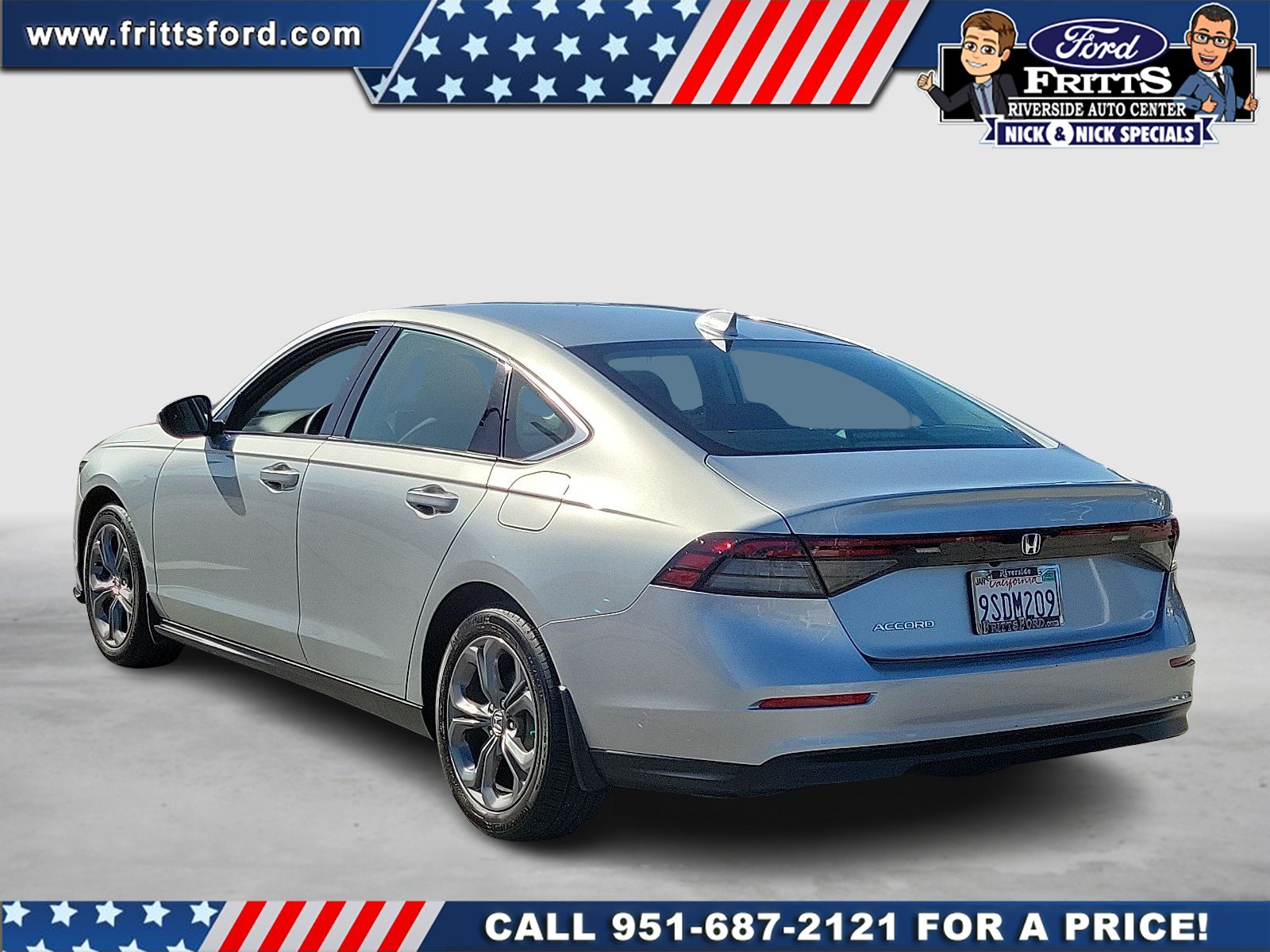 Certified Used 2024 Solar Silver Metallic Honda EX image 3