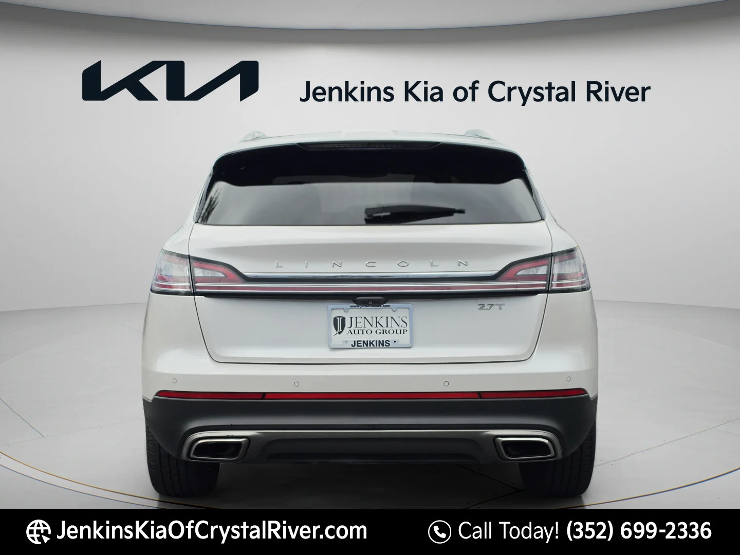 Used 2019 White Platinum Clearcoat Metallic Lincoln Reserve image 6