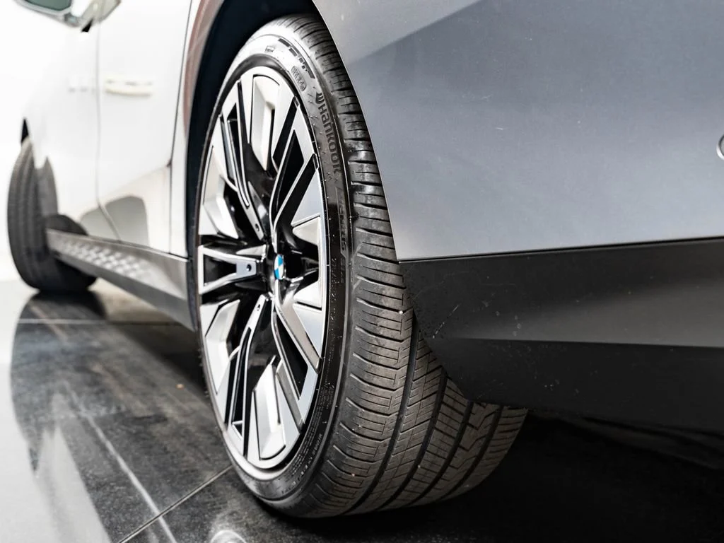 Certified Used 2025 Oxide Grey Met BMW 530i xDrive image 50
