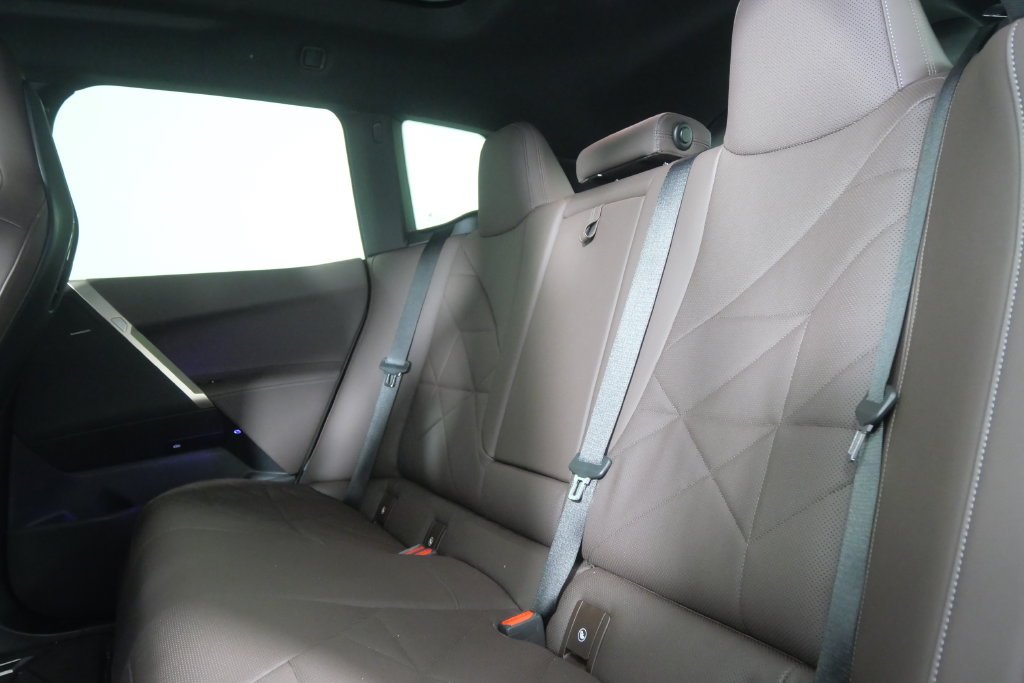 Certified Used 2024 Alpine White BMW xDrive50 image 16