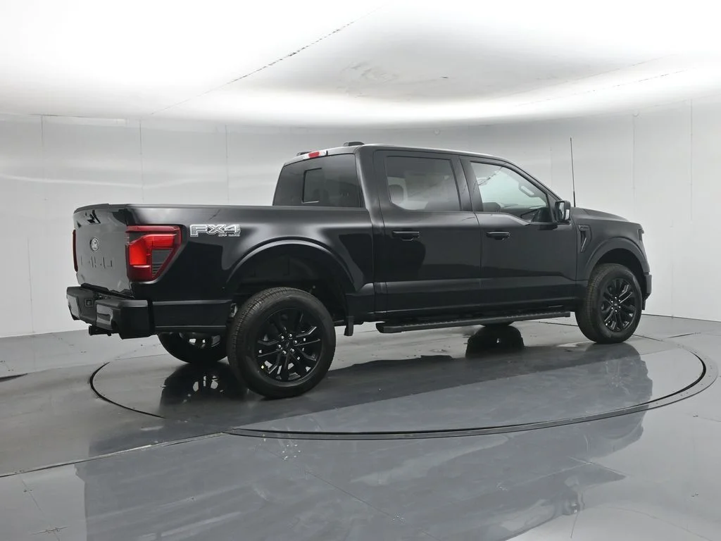 New 2026 Agate Black Metallic Ford XLT image 28