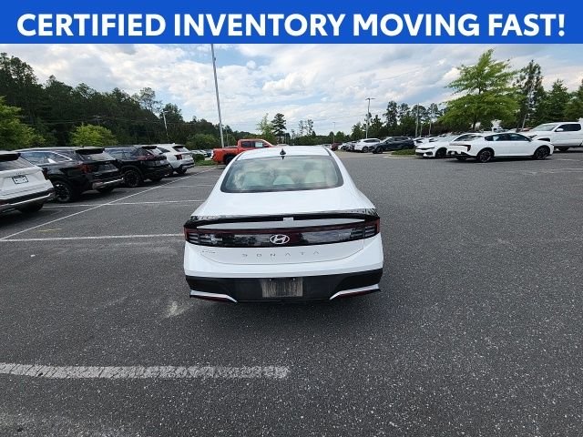 Certified Used 2025 White Hyundai SE image 14
