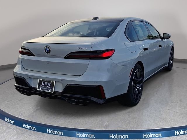 New 2026 Mineral White Metallic BMW 760i xDrive image 4