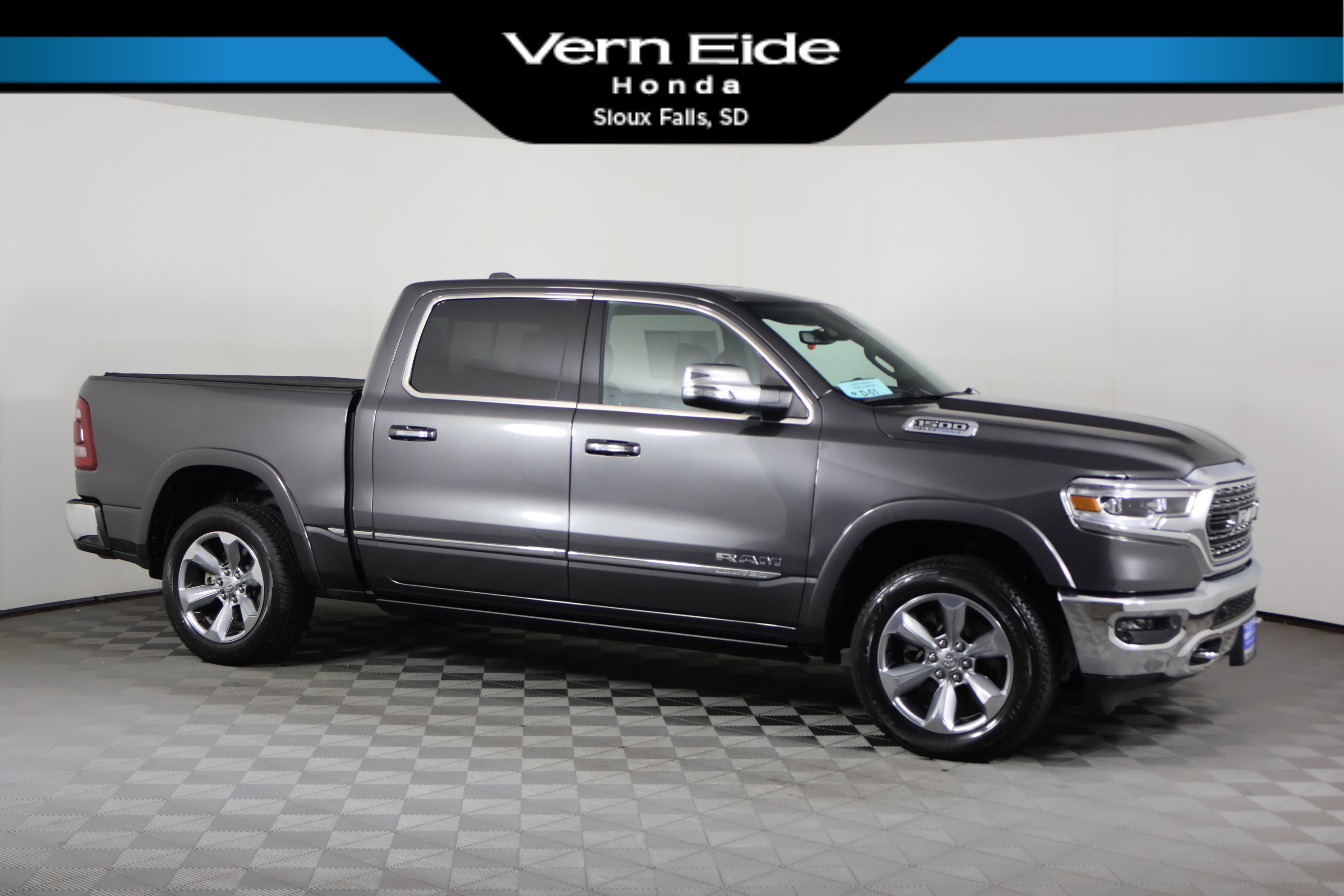 2022 RAM 1500 Limited 4x4 Crew Cab 5'7's photo