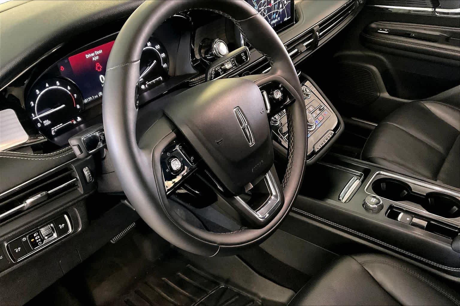 Used 2022 Ceramic Pearl Metallic Tri-Coat Lincoln Standard image 15