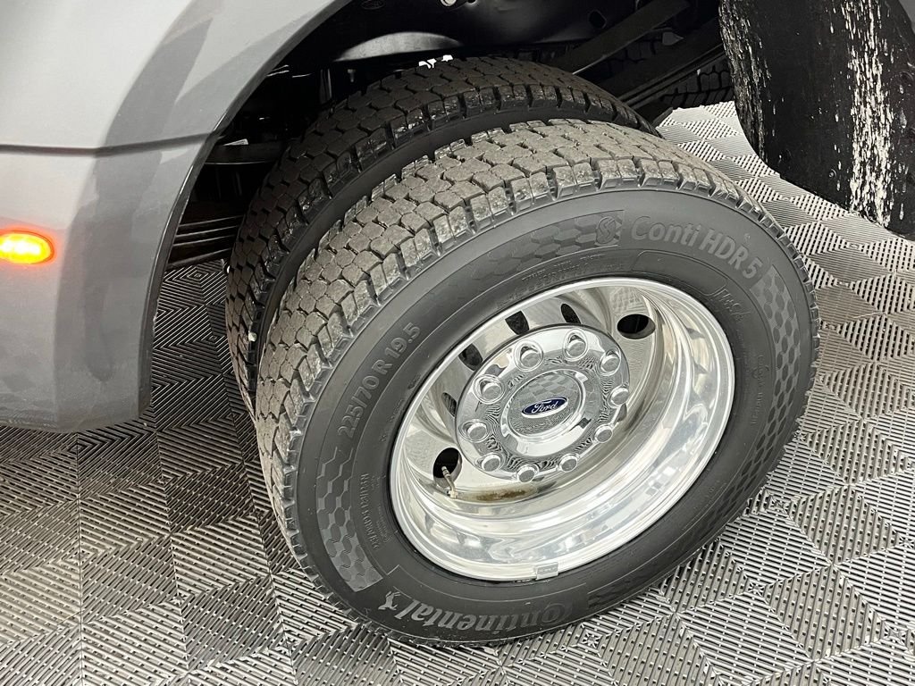 New 2026 Gray Ford XL image 17
