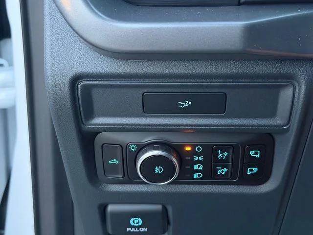 New 2026 Oxford White Ford XLT image 18