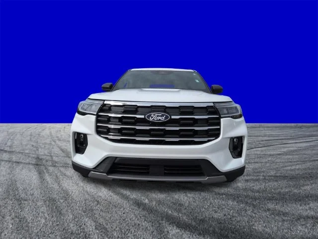 New 2027 Star White Metallic Tri-Coat Ford Active image 9