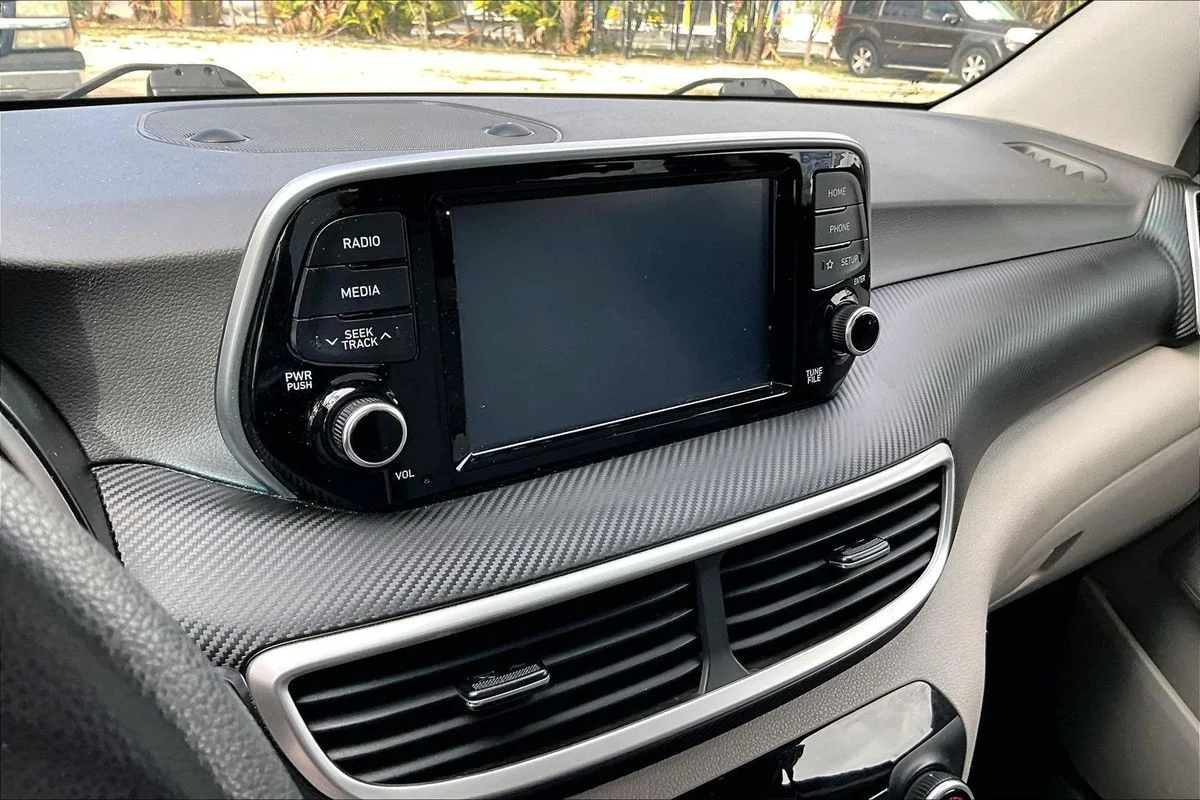 Used 2020  Hyundai SE image 14