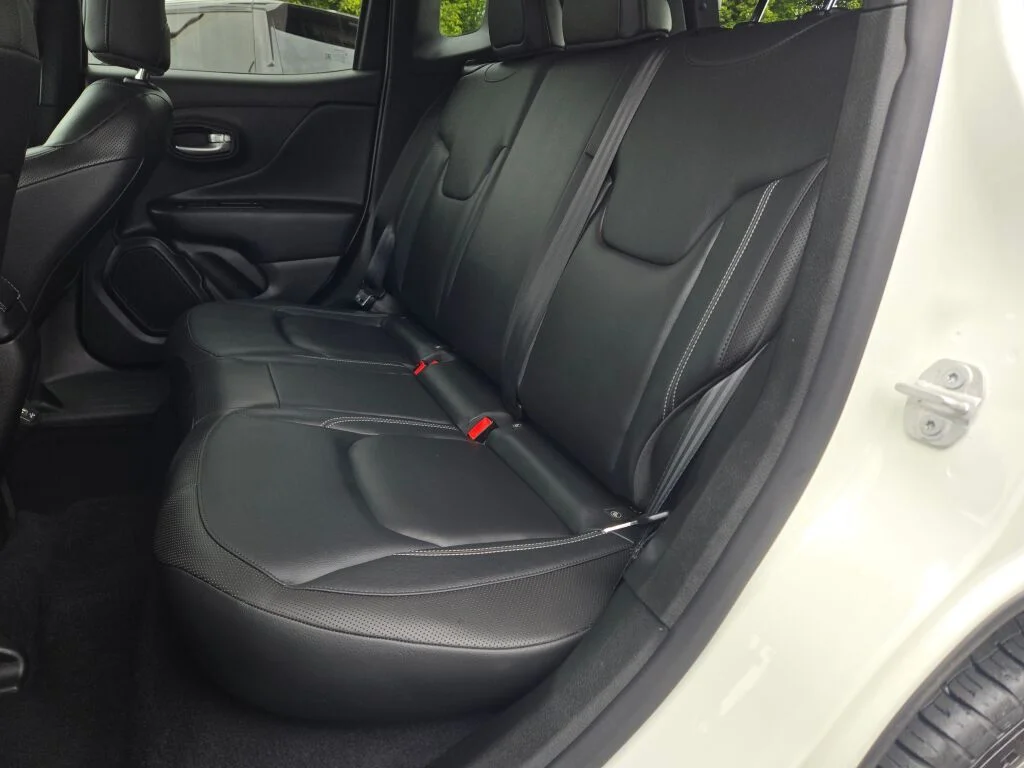 Used 2023 White Jeep Limited image 17