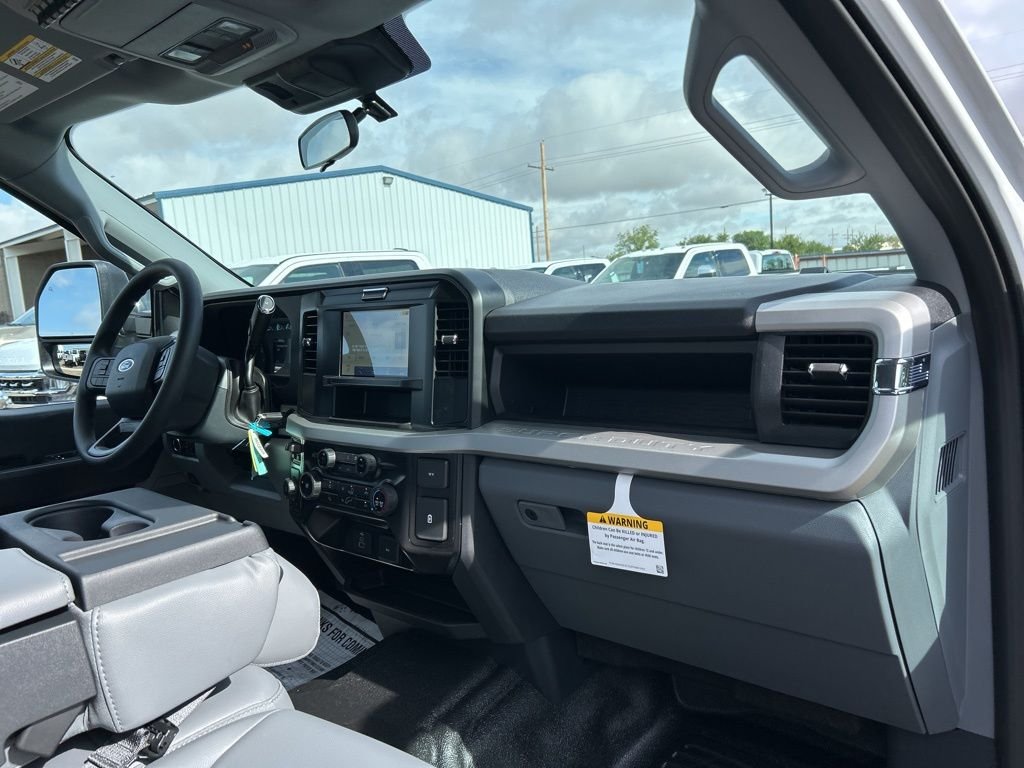 New 2026 Oxford White Ford XL image 45