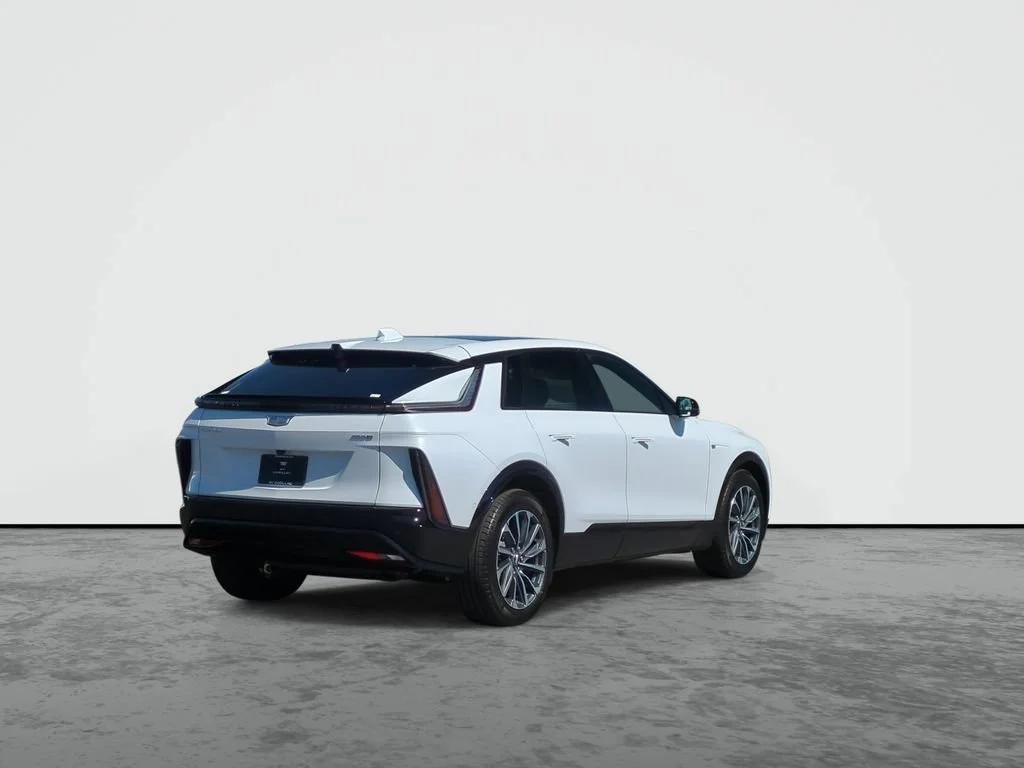 Certified Used 2026 Vibrant White Tricoat Cadillac Sport image 8