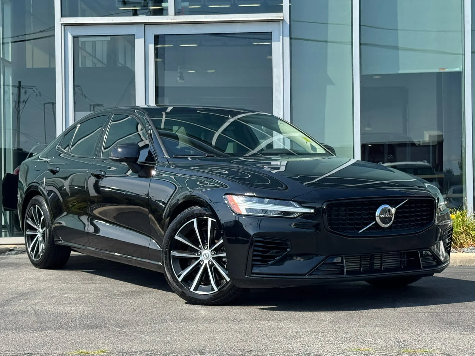 2023 Volvo S60 Recharge Plug-In Hybrid