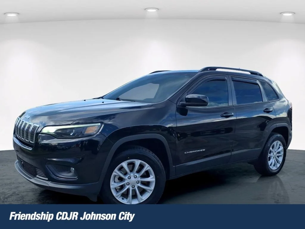 Used 2022 Black Jeep Latitude Lux image 1