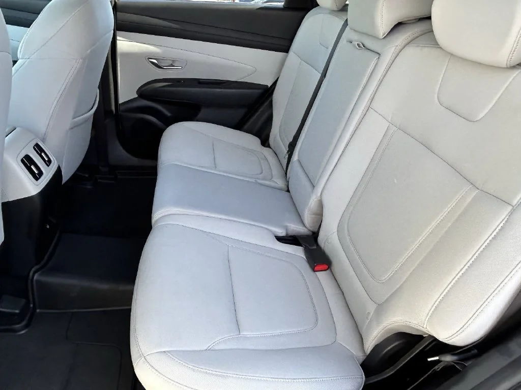 Used 2025 White Pearl Hyundai SEL image 13