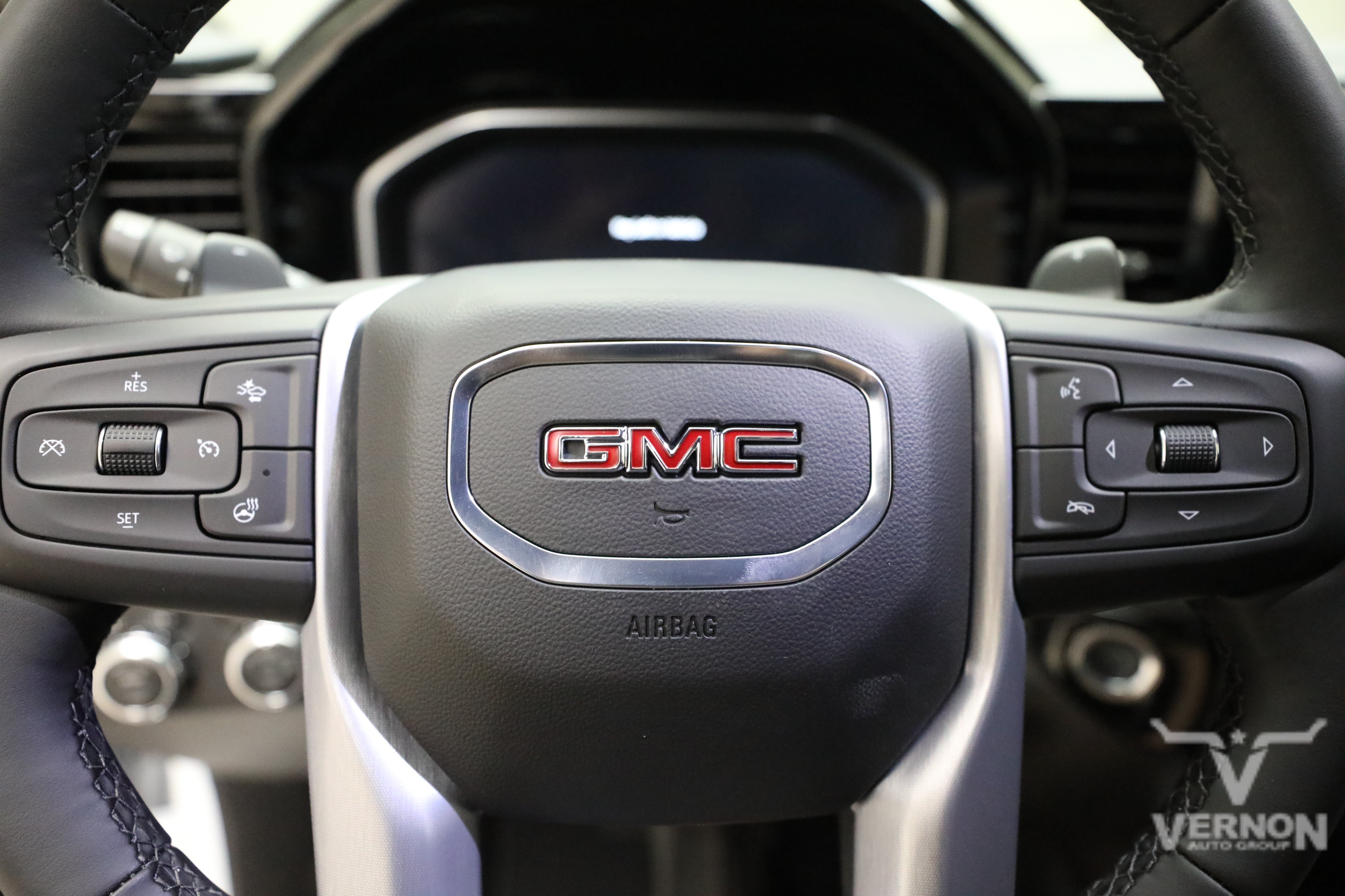 New 2026 Summit White GMC N image 22