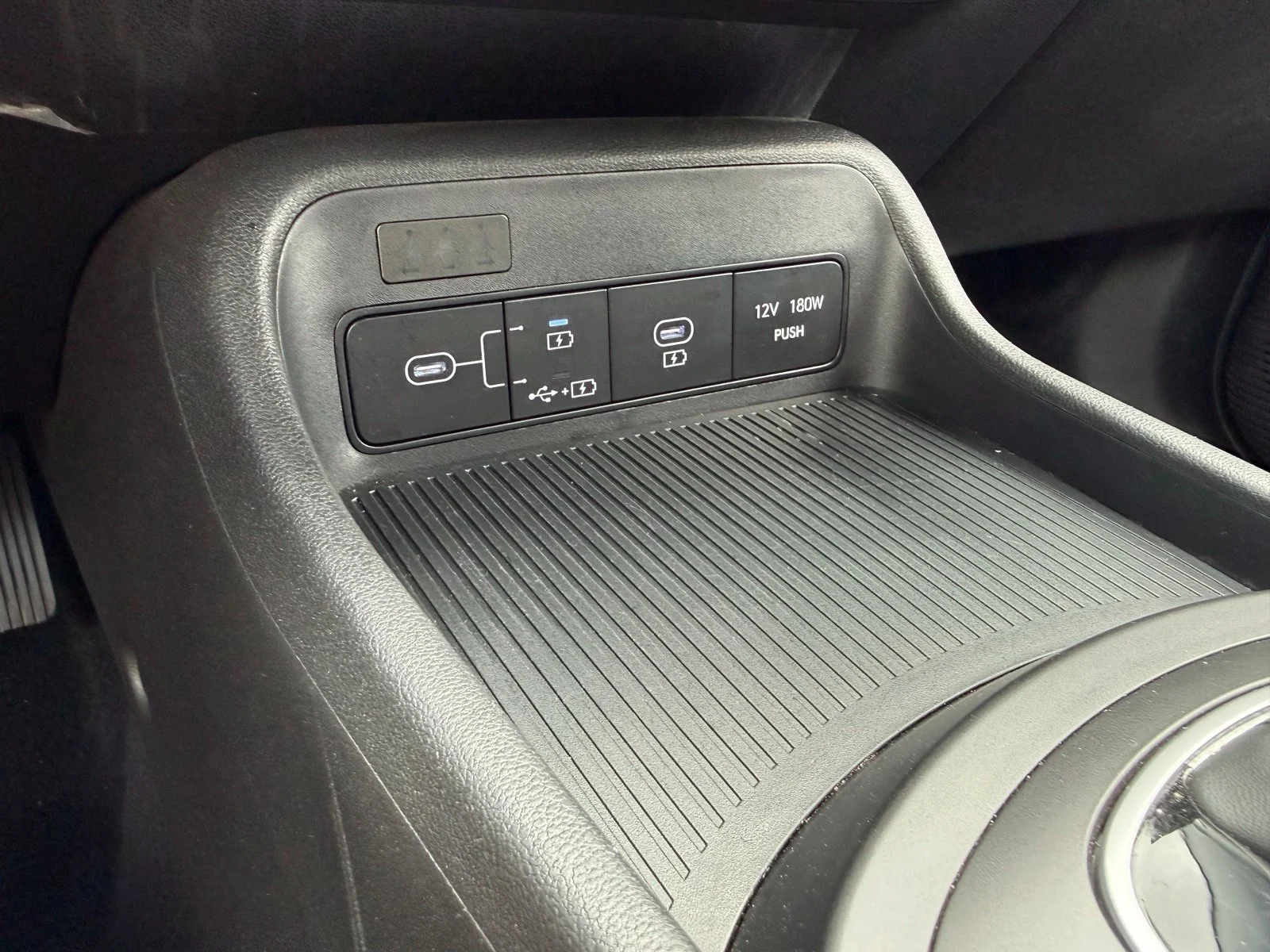 2025 Hyundai Kona SEL - Photo 25