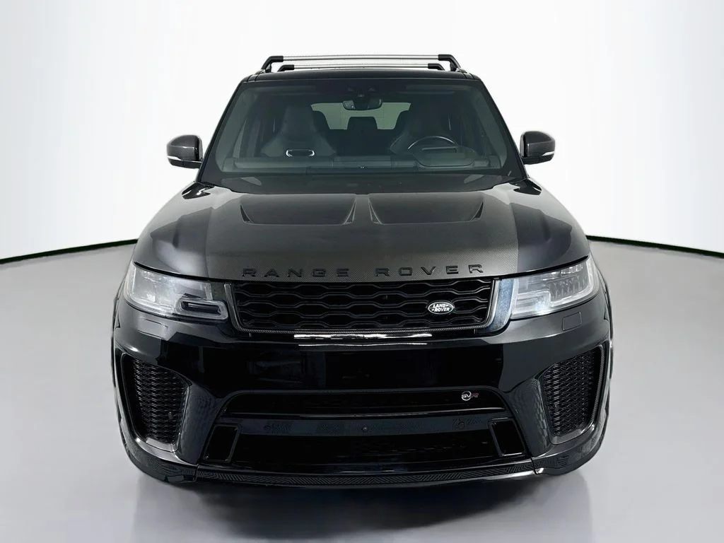 Used 2021  Land Rover SVR image 6
