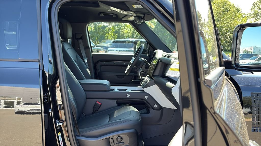 2026 Land Rover Defender X-Dynamic SE - Photo 22