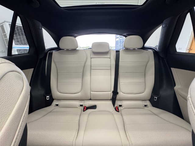 Used 2024 Black Mercedes-Benz GLC 300 image 7