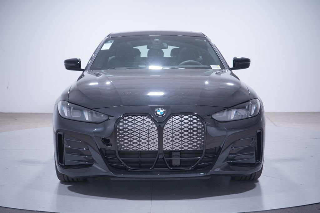 New 2026 Black Sapphire Metallic BMW xDrive40 image 4