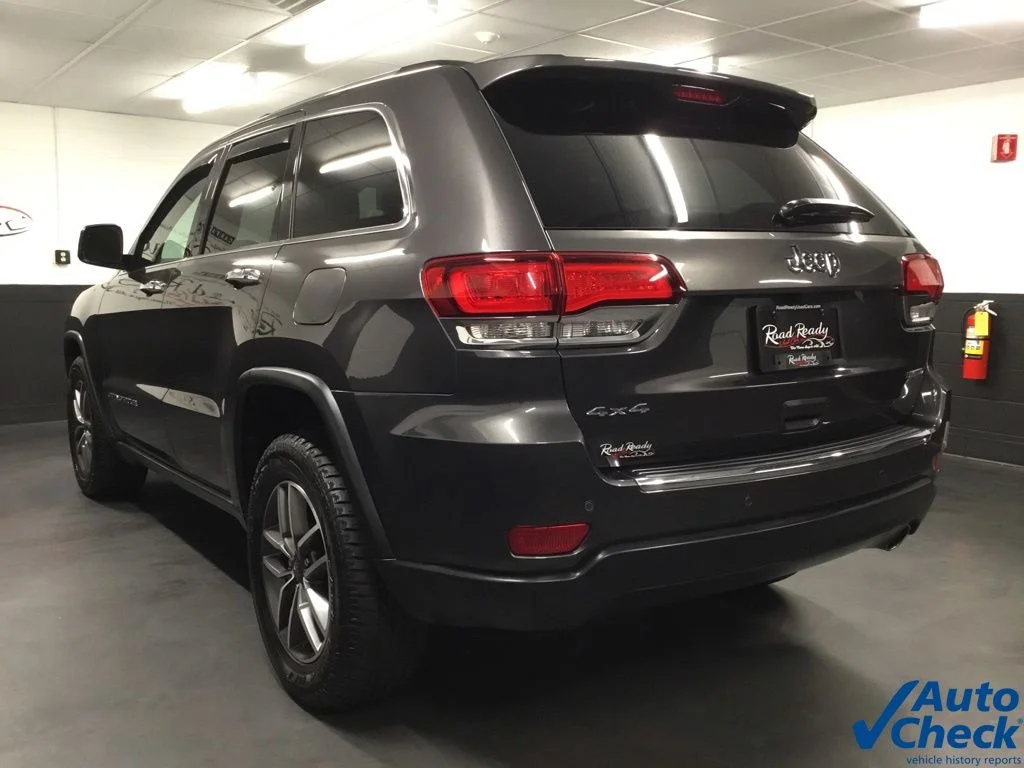 Used 2020 Gray Jeep Limited image 8