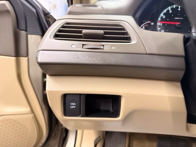 Used 2008 Gold Honda LX-P image 17