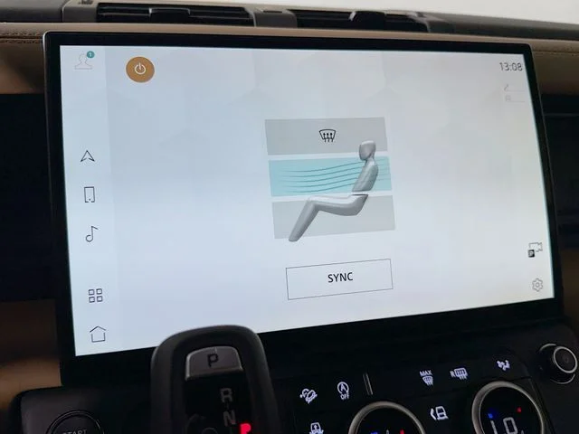 New 2026 Fuji White Land Rover X-Dynamic SE image 18