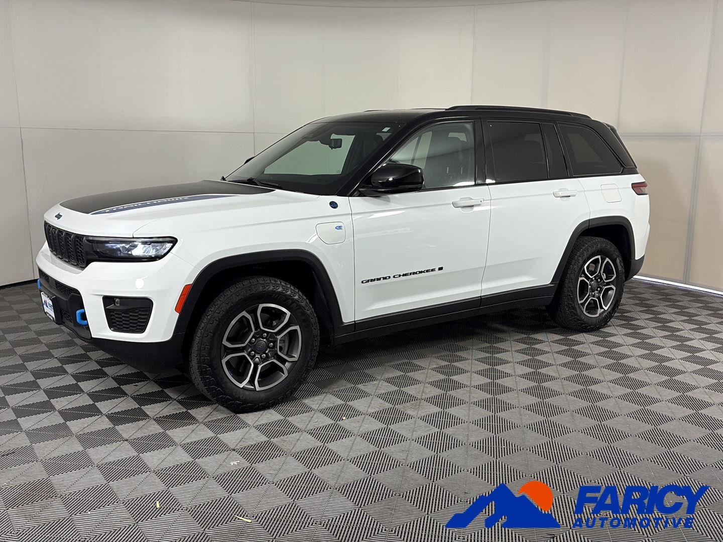 2023 Jeep Grand Cherokee Trailhawk 4xe 4x4's photo