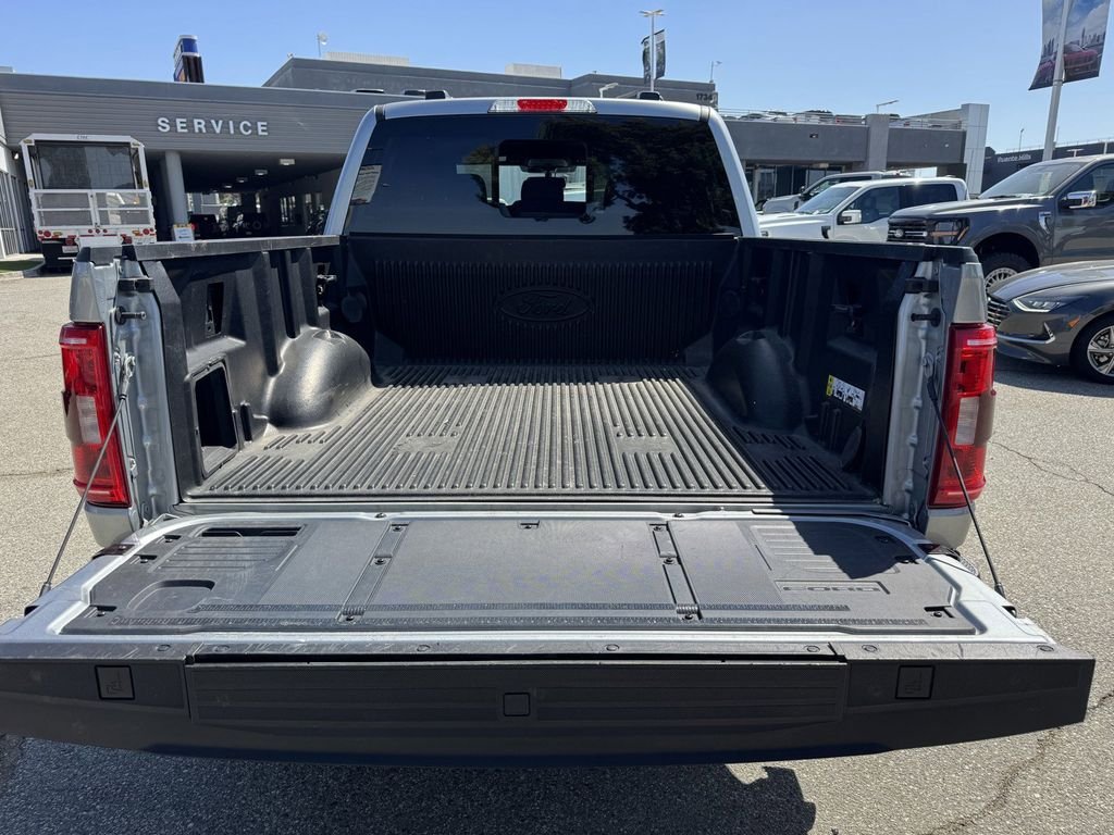 Used 2023 Silver Metallic Ford XLT image 11