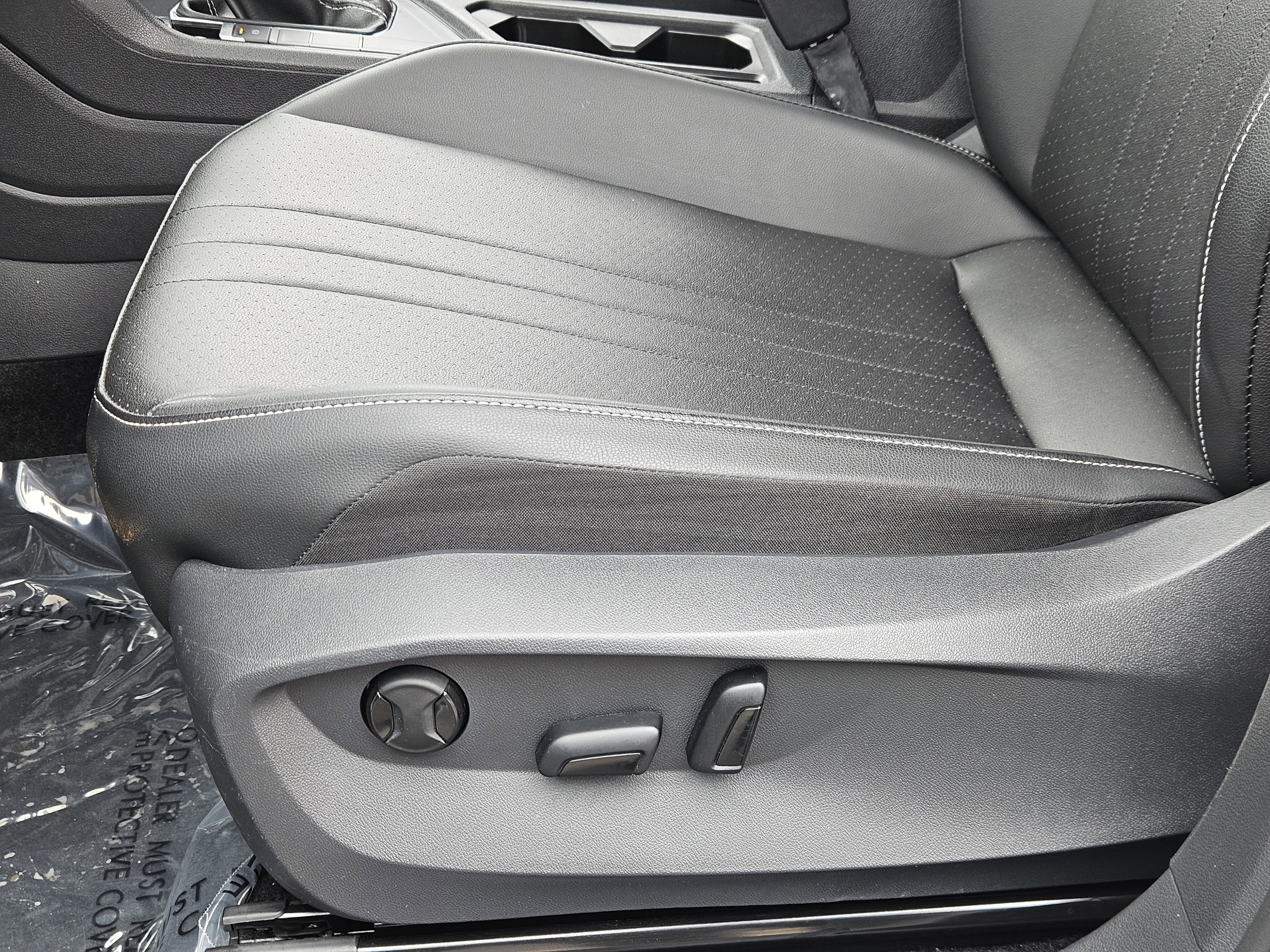 Used 2023  Volkswagen 2.0T SE image 24