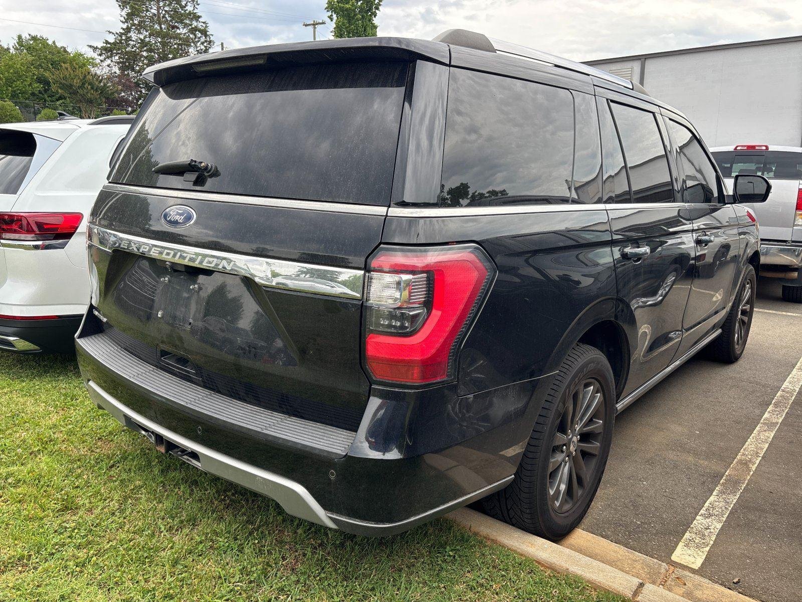 Used 2020 Agate Black FORD LIMI image 5