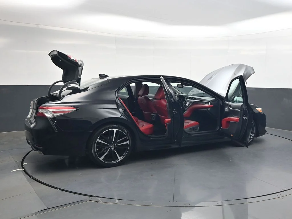 Used 2018 Midnight Black Metallic Toyota XSE image 39