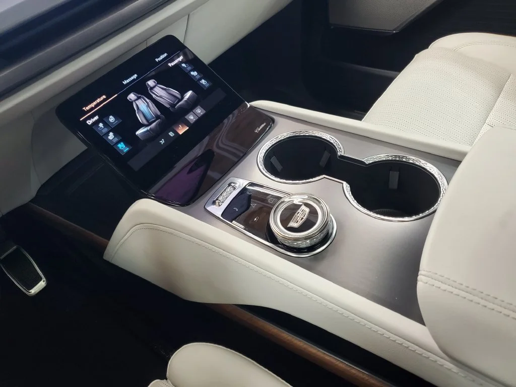2027 Cadillac VISTIQ Sport - Photo 18