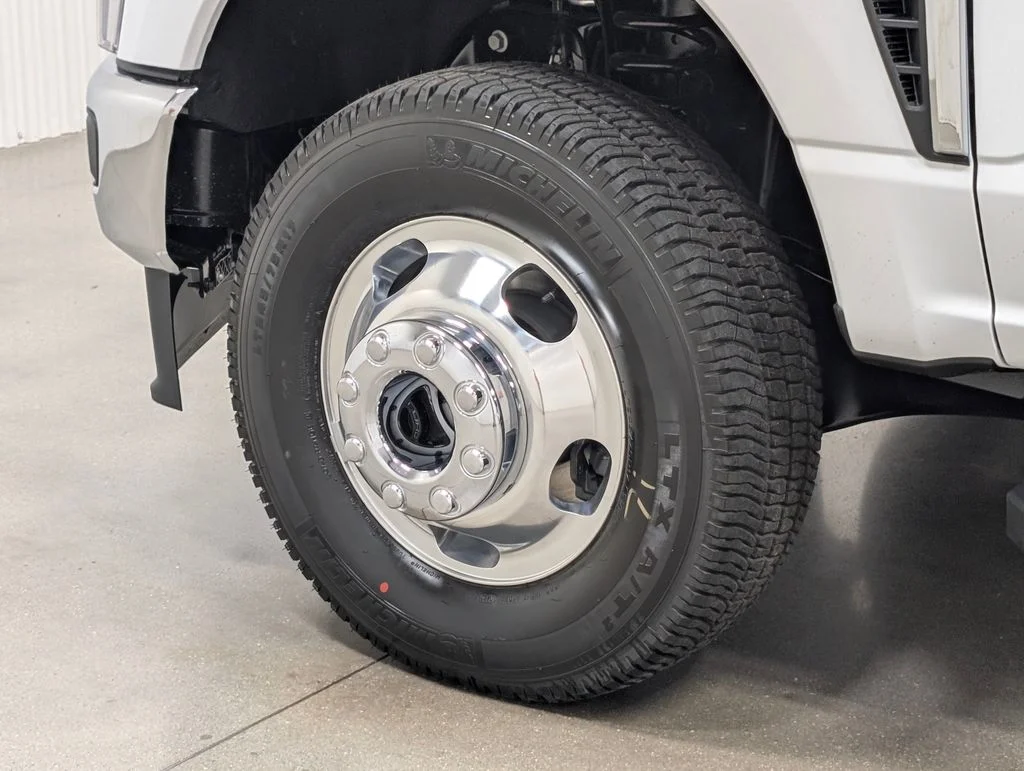 New 2026 Oxford White Ford F-350® Lariat® image 2