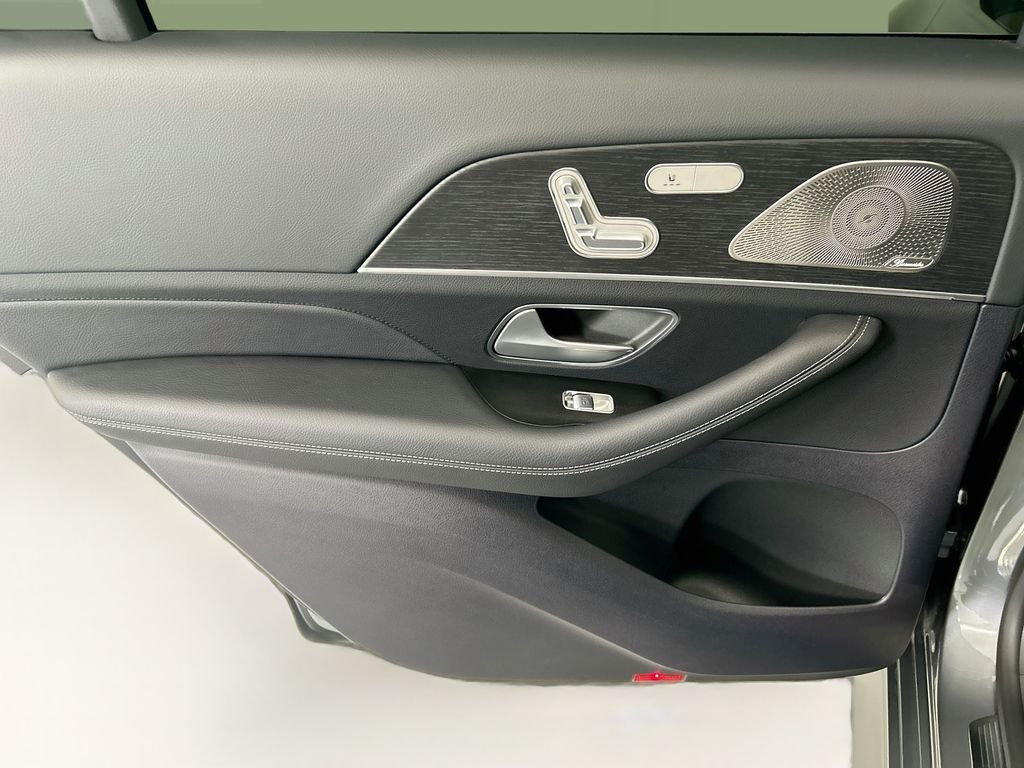 New 2026 Selenite Grey Metallic Mercedes-Benz GLS 450 image 25